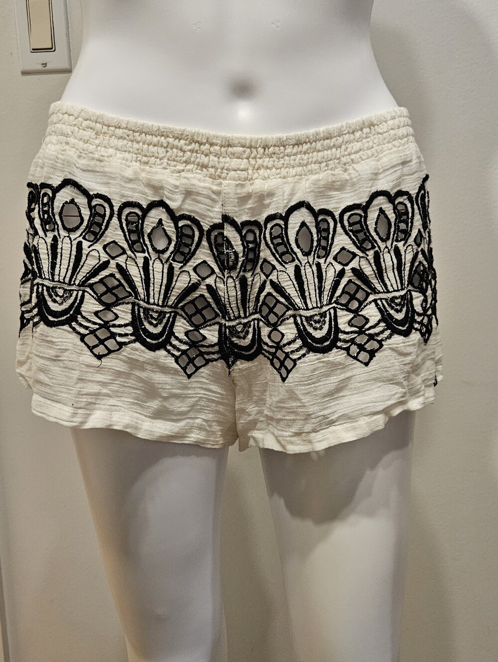Cotton Shorts With Black Geometric Embroidery